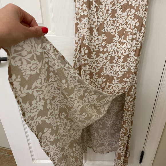 Petal & Pup midi white and tan floral dress with slit. Size 2. Worn a few times - Picture 6 of 8
